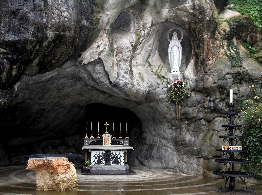 Marian Shrines of Fatima, Spain, and Lourdes | John Paul Pilgrimages ...